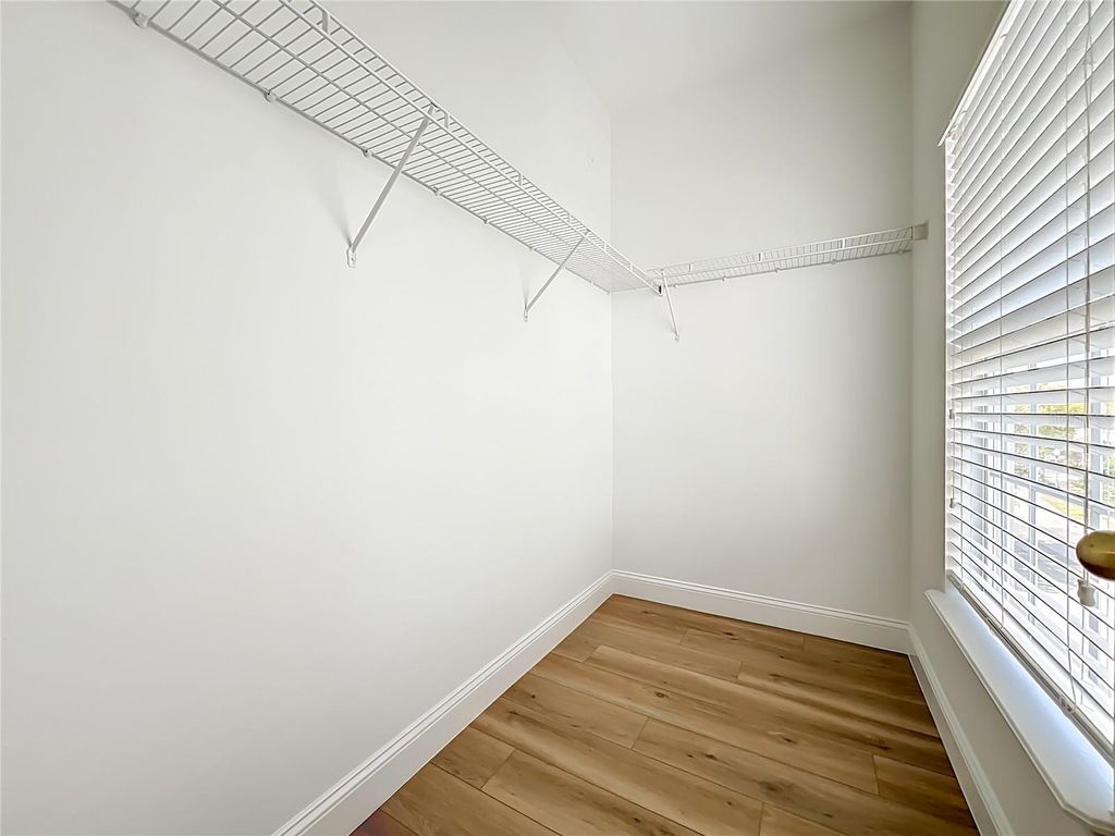 Image 70 of property listing at 1864 PROSPECT AVENUE, Orlando, FL 32814