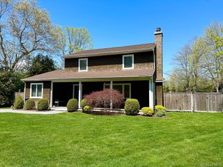 20 Meeting House Road, Quiogue, NY 11978