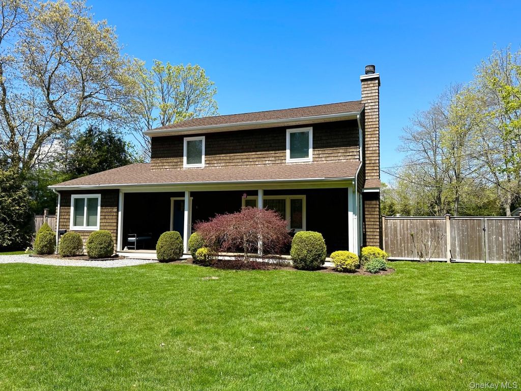 20 Meeting House Road, Quiogue, NY 11978