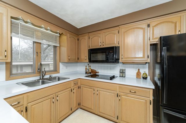 1073 Forest Hills Drive SW, Rochester, MN 55902