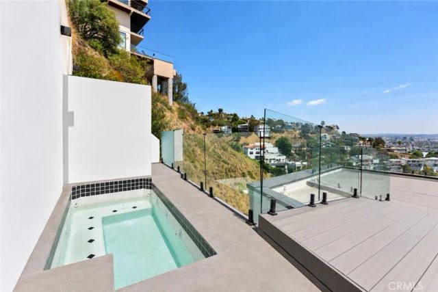 8633 Hollywood, Los Angeles, CA 90069