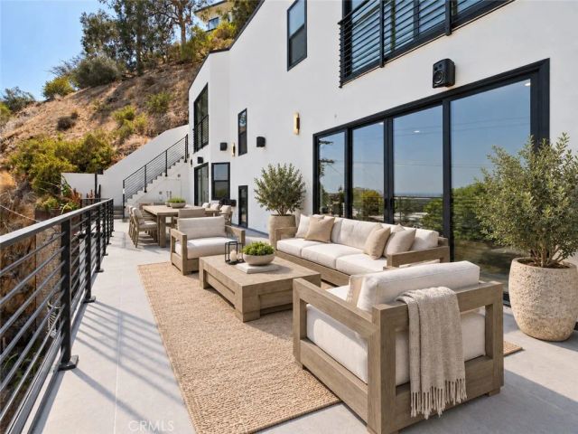 8633 Hollywood, Los Angeles, CA 90069