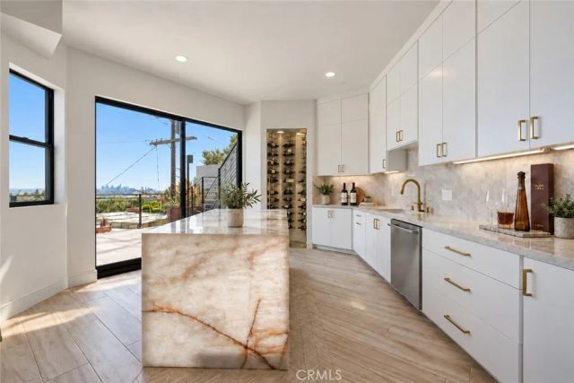 8633 Hollywood, Los Angeles, CA 90069
