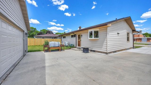 2327 Ontario AVENUE, Sheboygan, WI 53081