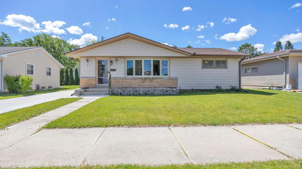 2327 Ontario AVENUE, Sheboygan, WI 53081