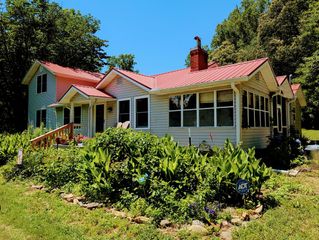 169 E Vineyard Road, Hayesville, NC 28904