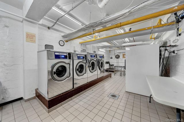 98-25 64th Road 2B, Rego Park, NY 11374