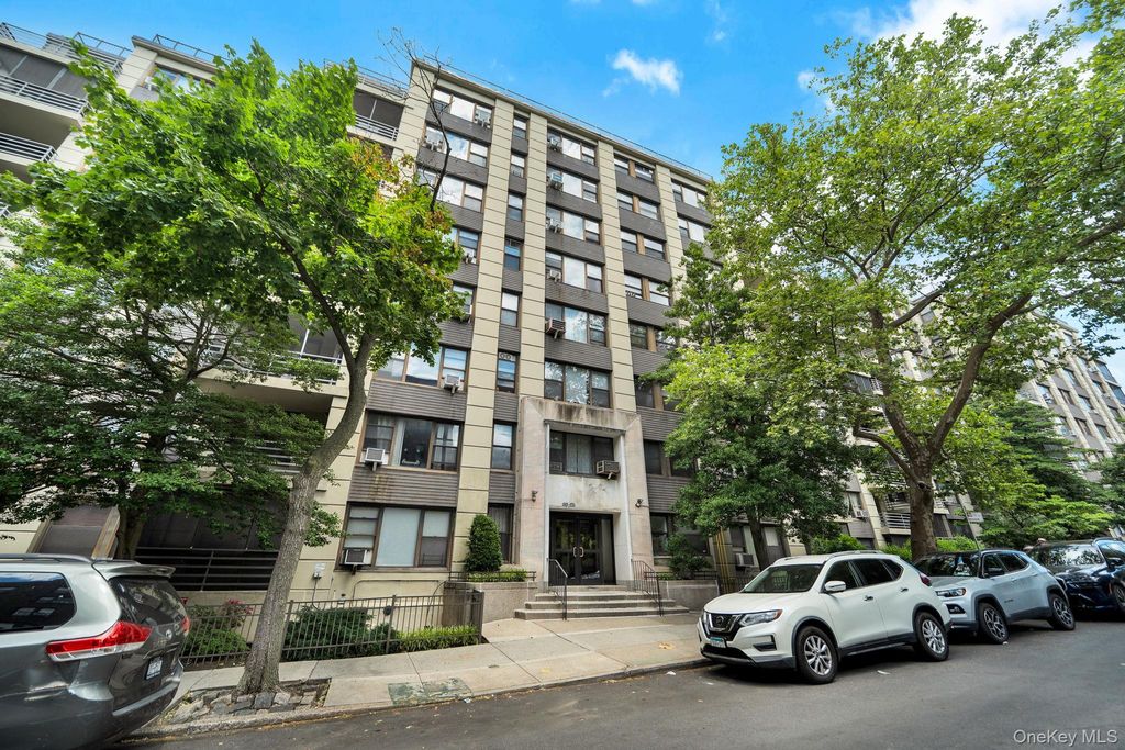 98-25 64th Road 2B, Rego Park, NY 11374