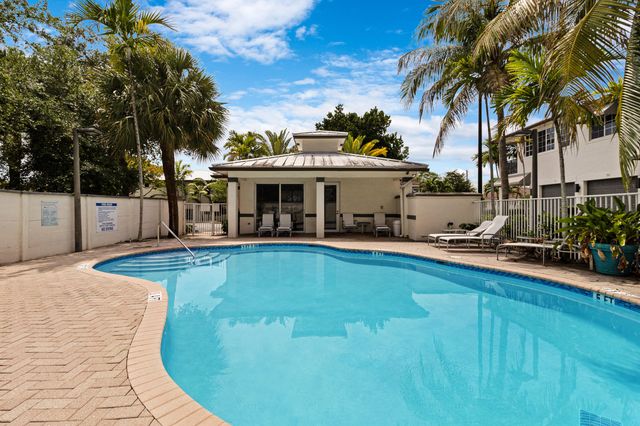 732 SE 2nd Street 732, Pompano Beach, FL 33060