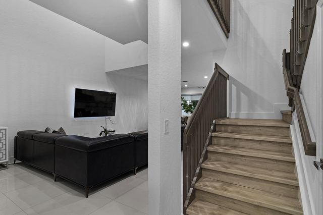 732 SE 2nd Street 732, Pompano Beach, FL 33060