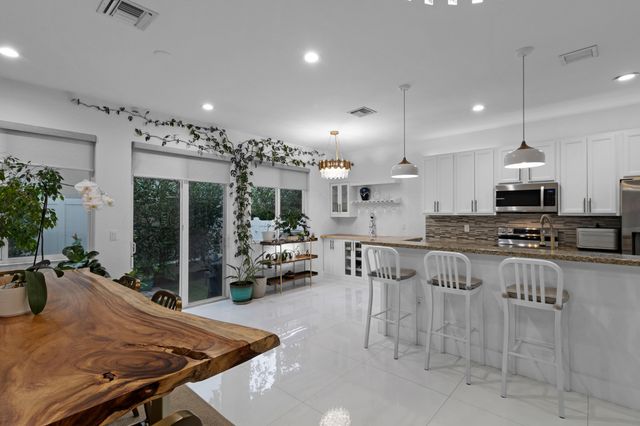 732 SE 2nd Street 732, Pompano Beach, FL 33060