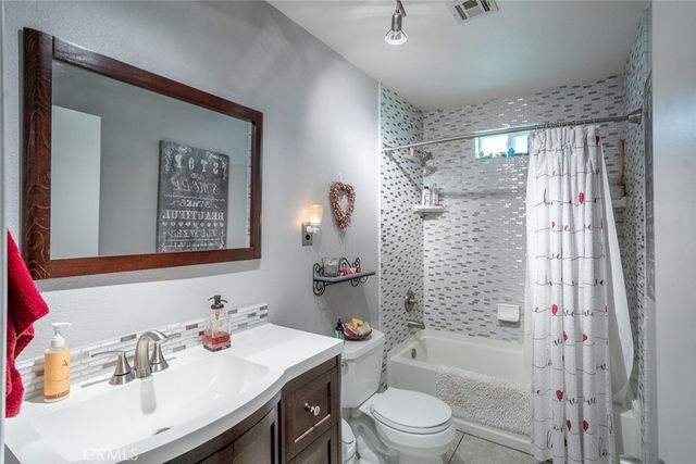 1976 6th Street, Oroville, CA 95965