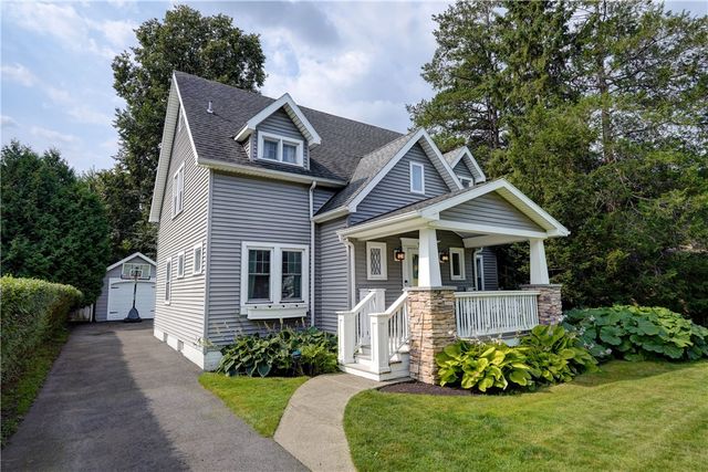11 Seymour Road, Irondequoit, NY 14609