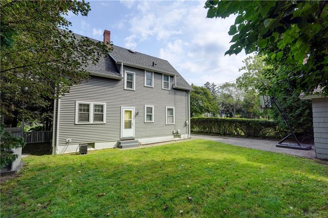 11 Seymour Road, Irondequoit, NY 14609