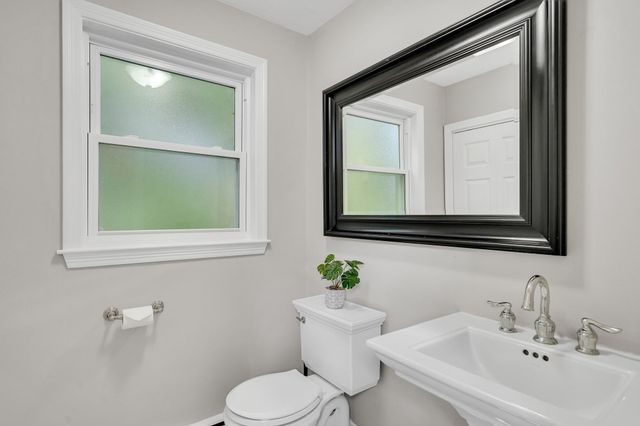 7 Duffield Rd, Hopkinton, MA 01748
