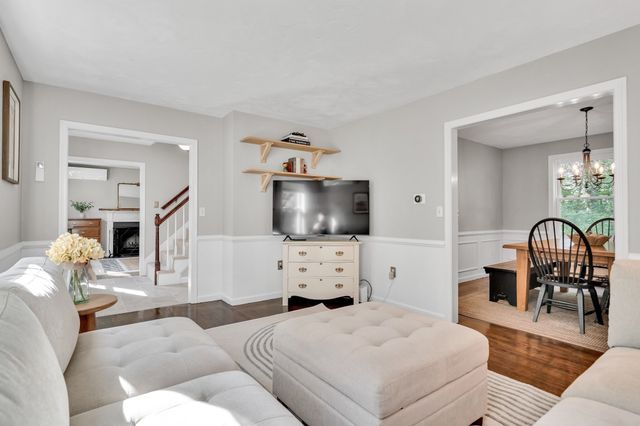 7 Duffield Rd, Hopkinton, MA 01748