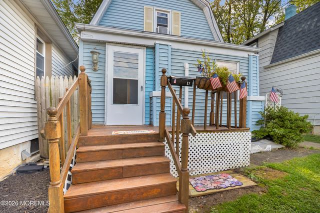 17 Douglas Street, Fords, NJ 08863