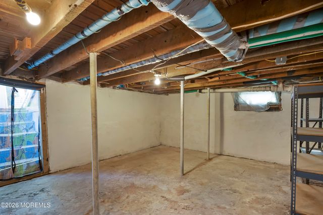 17 Douglas Street, Fords, NJ 08863