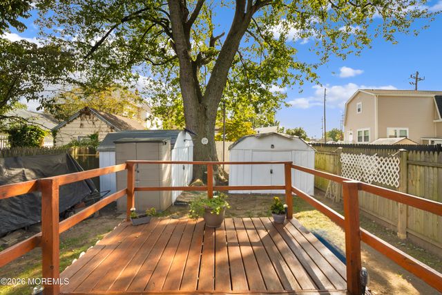 17 Douglas Street, Fords, NJ 08863