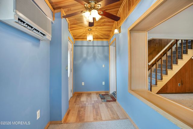 17 Douglas Street, Fords, NJ 08863