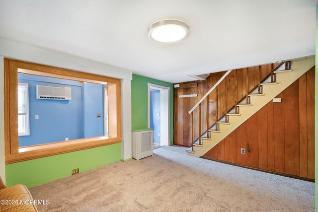 17 Douglas Street, Fords, NJ 08863