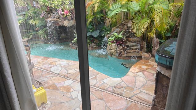 5880 NW 121 Avenue, Coral Springs, FL 33076