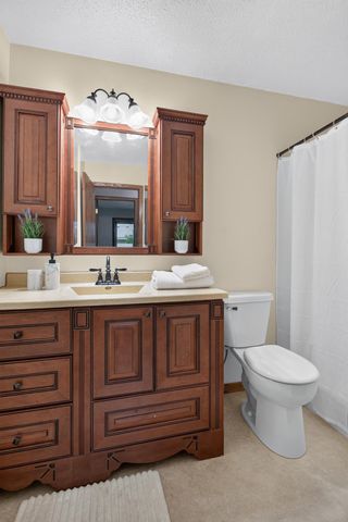 403 98th Avenue NE, Blaine, MN 55434
