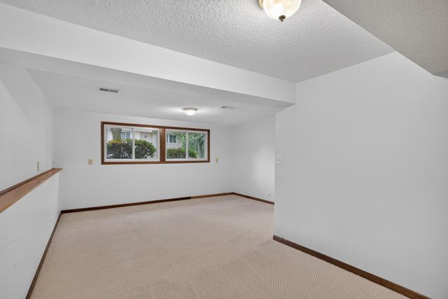 403 98th Avenue NE, Blaine, MN 55434