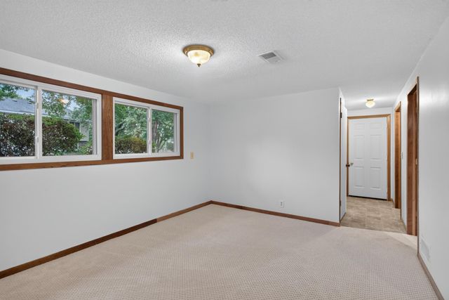403 98th Avenue NE, Blaine, MN 55434