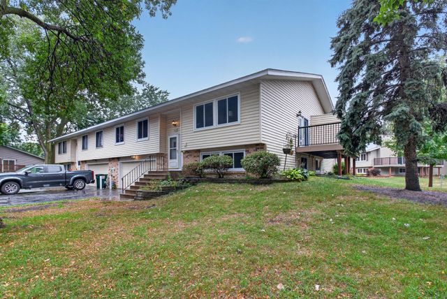 403 98th Avenue NE, Blaine, MN 55434