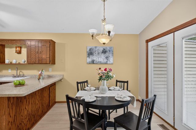 403 98th Avenue NE, Blaine, MN 55434