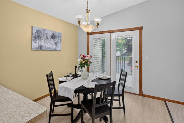 403 98th Avenue NE, Blaine, MN 55434
