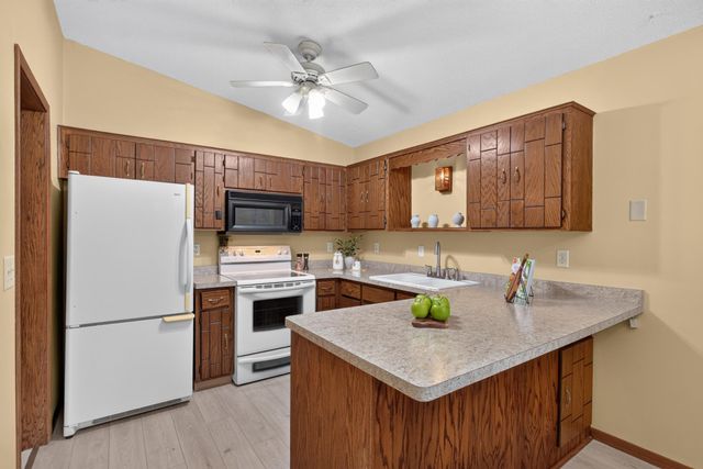 403 98th Avenue NE, Blaine, MN 55434