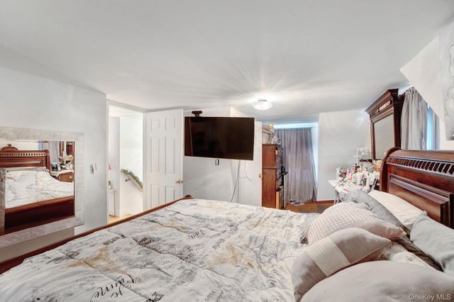 91 Cedar Road, Amityville, NY 11701