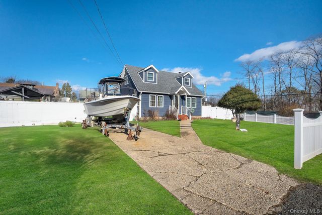 91 Cedar Road, Amityville, NY 11701