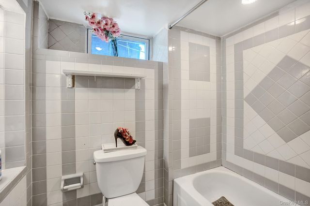 91 Cedar Road, Amityville, NY 11701