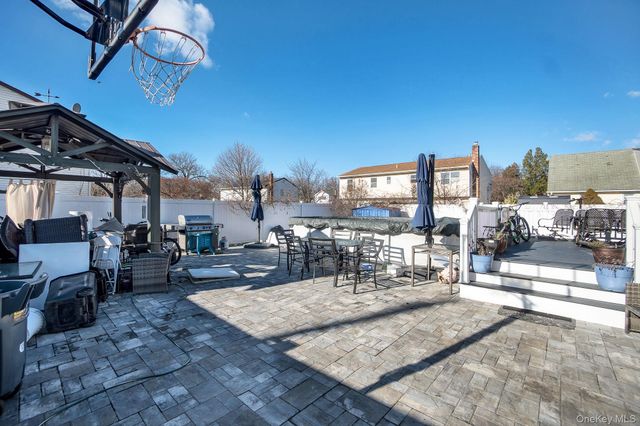 91 Cedar Road, Amityville, NY 11701