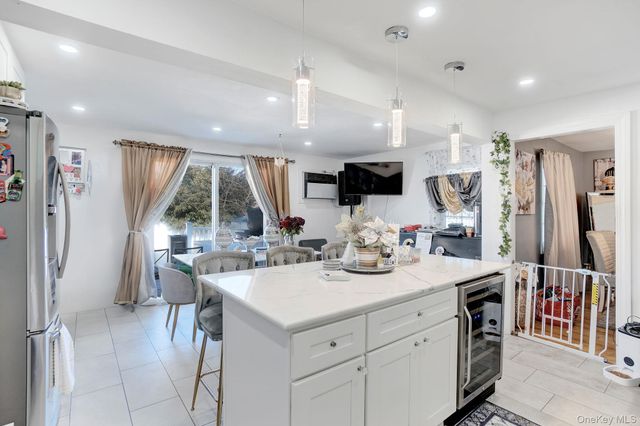 91 Cedar Road, Amityville, NY 11701