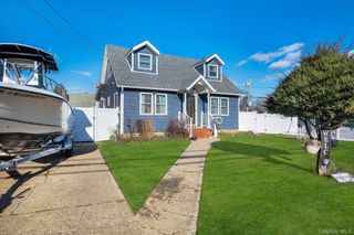 91 Cedar Road, Amityville, NY 11701