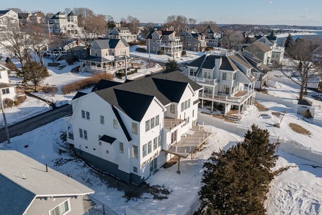 15 Glover Ave, Hull, MA 02045