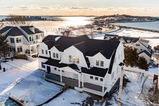 15 Glover Ave, Hull, MA 02045