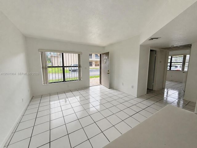 15316 SW 72nd Street 1914, Miami, FL 33193