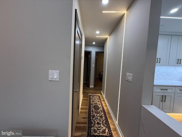 3020 FREDSEN PL, Falls Church, VA 22042