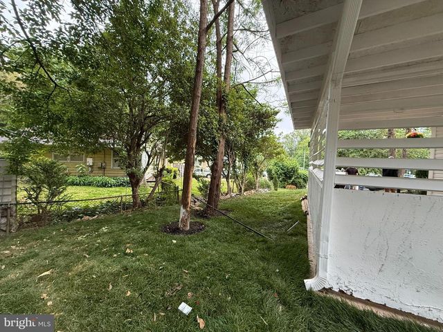 3020 FREDSEN PL, Falls Church, VA 22042