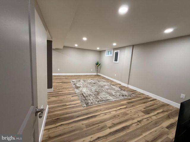3020 FREDSEN PL, Falls Church, VA 22042