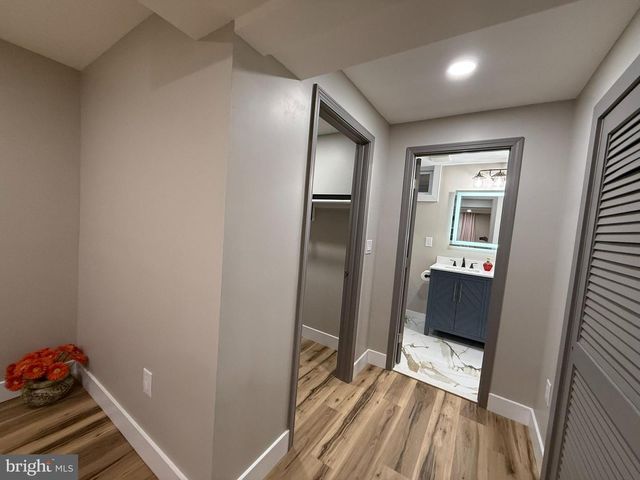 3020 FREDSEN PL, Falls Church, VA 22042