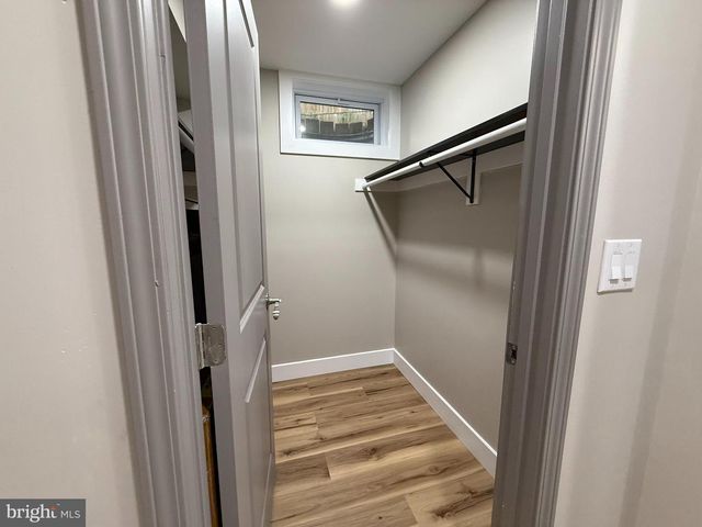3020 FREDSEN PL, Falls Church, VA 22042