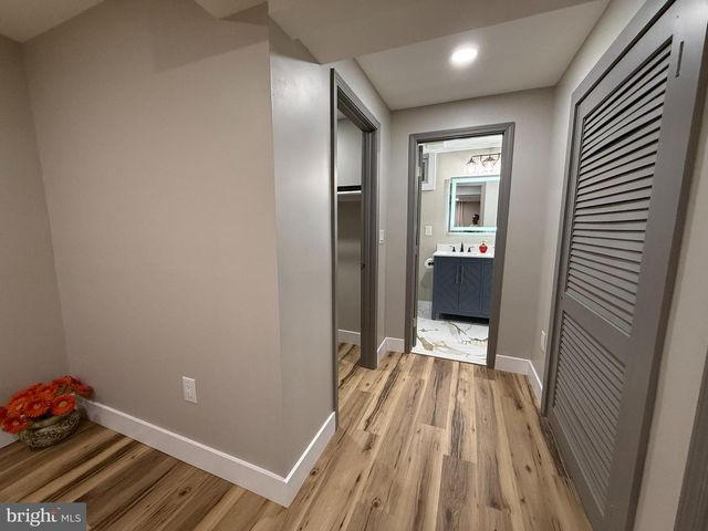 3020 FREDSEN PL, Falls Church, VA 22042