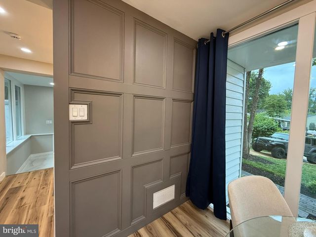 3020 FREDSEN PL, Falls Church, VA 22042