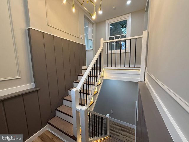 3020 FREDSEN PL, Falls Church, VA 22042